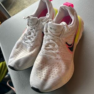 Nike Women's White and Pink Sneakers